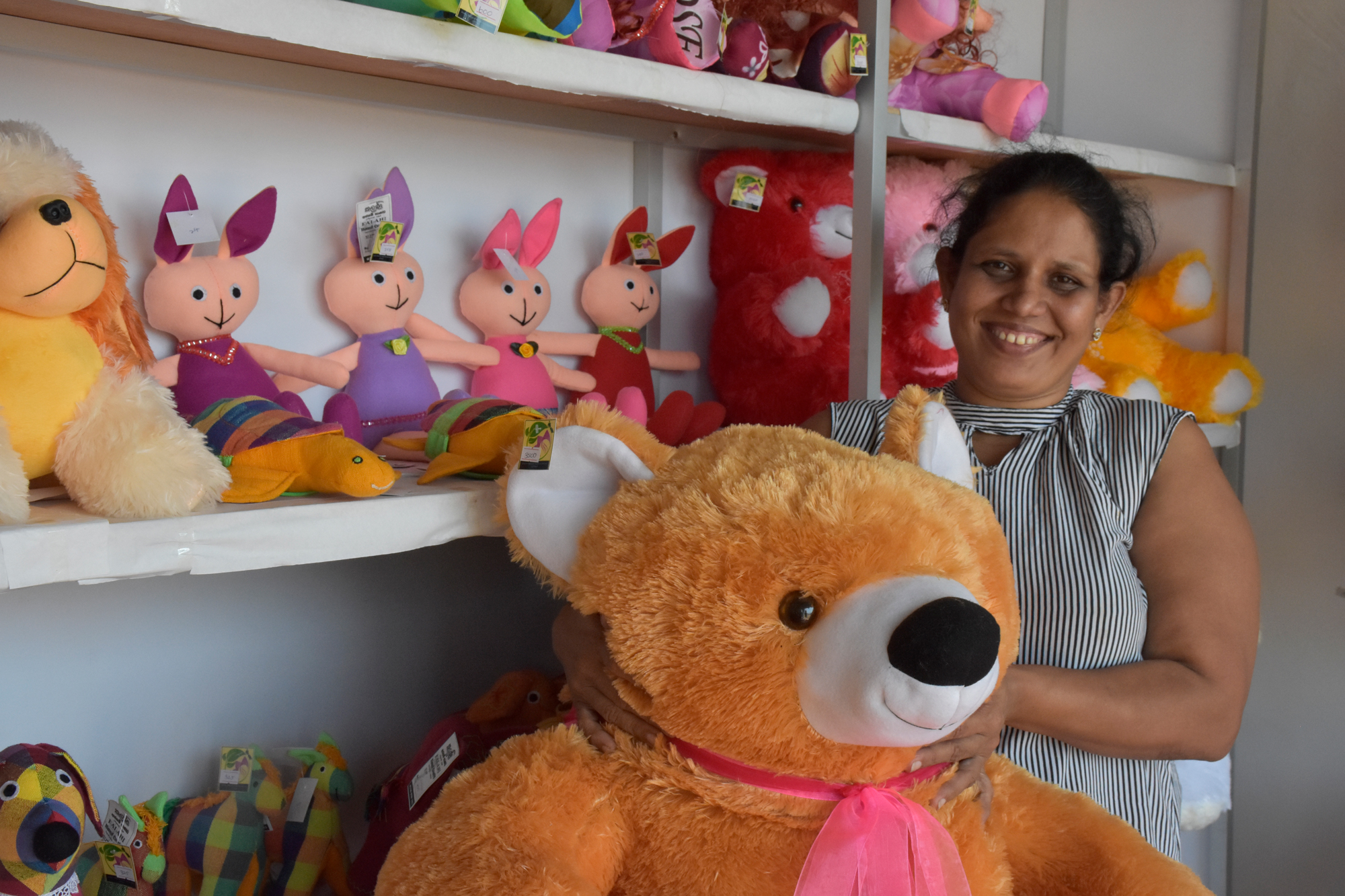 Single Mom Trains Community Women